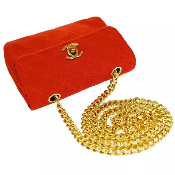 authenticity guaranteed CHANEL CC Logo Mini Matelasse Chain Shoulder Bag - Picture 5 of 16